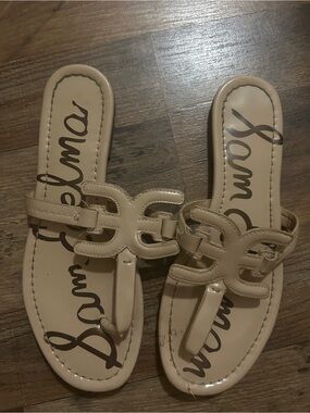 Sam Edelman Beige Patent Slide Sandals with Decorative Cutout
